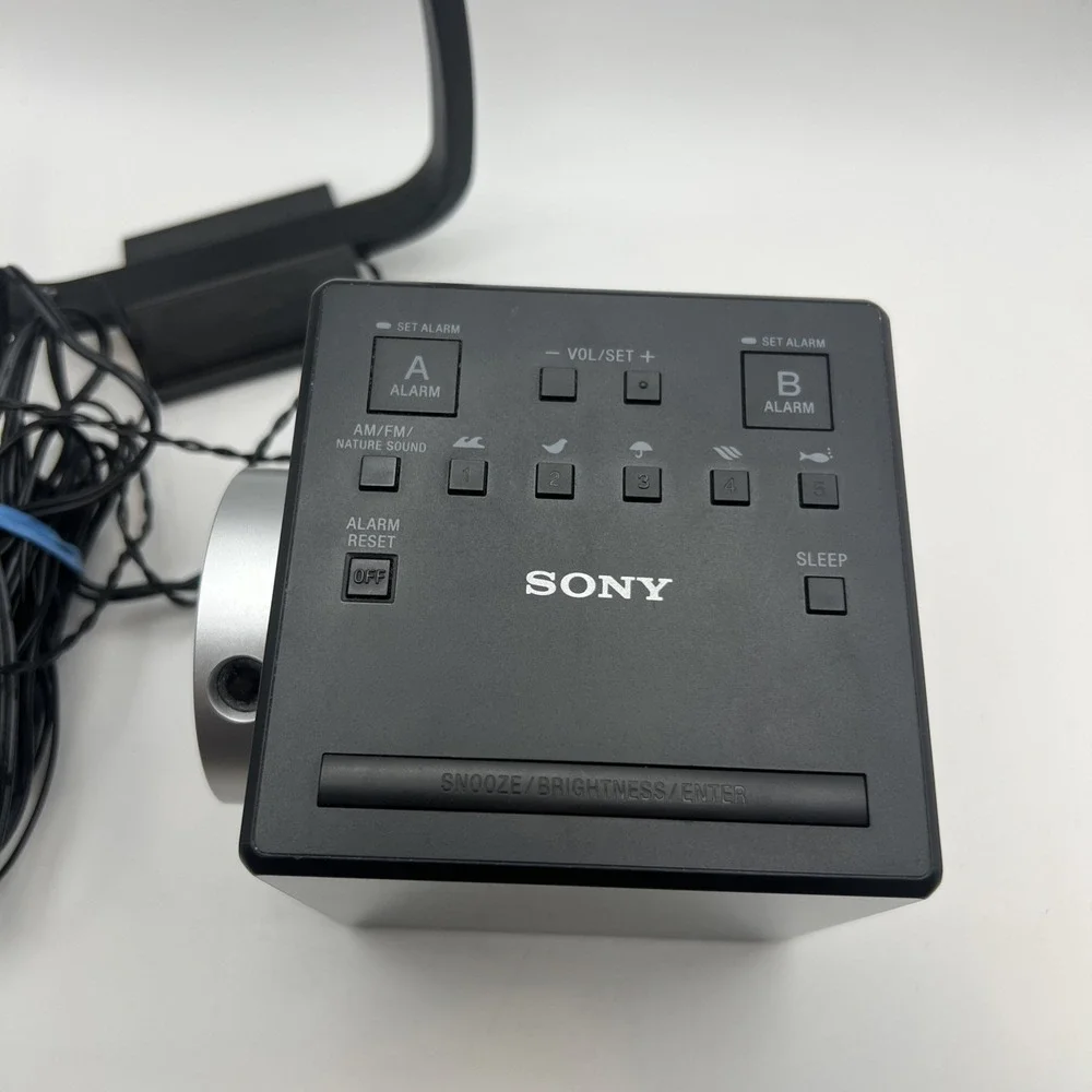 Sony ICF-C1PJ AM/FM Clock Radio White Noise Machine Time Projector TESTED Works!